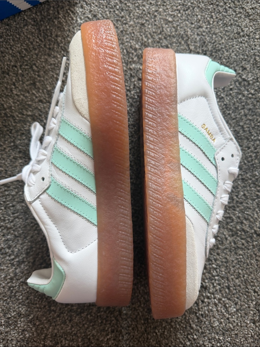 adidas Samba Sneakers in White & Mint Green. Unisex kids 5. Or women’s 6 - Picture 6 of 10